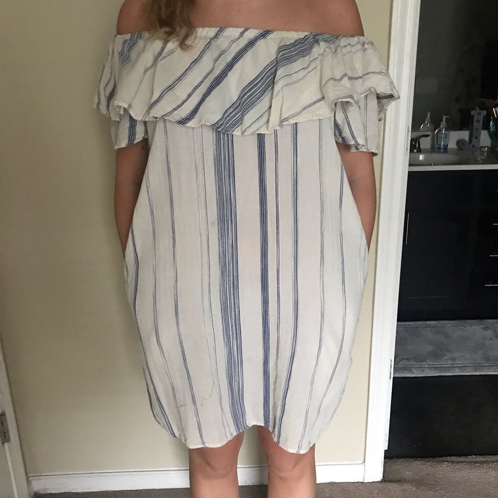 Blue and white strapless dress with pockets